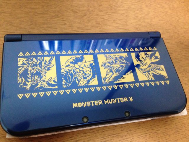 Newニンテンドー3DS LL モンスターハンタークロス 狩猟生活スタートパック