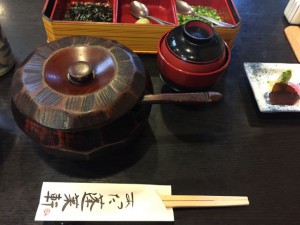 神宮横の蓬莱軒