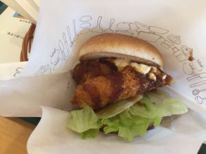 えっマジ？稲沢店が作ってた！モスバーガーの期間限定名古屋海老フライバーガー