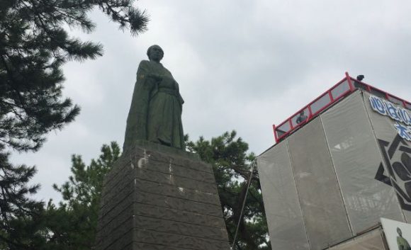 龍馬ファン必見！桂浜の坂本龍馬像が期間限定で龍馬の目線で太平洋を臨めますよ！