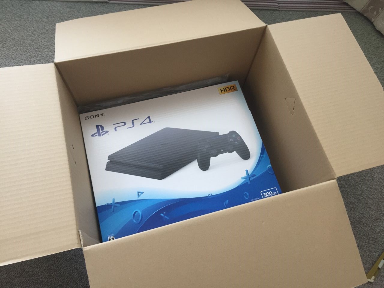 ついにプレステ4が届いた！モンスターハンター：ワールド狩猟の準備は万全。