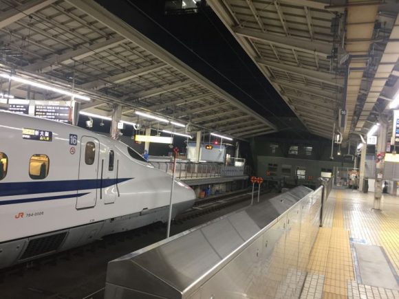 線路はどこまでも続かないことを教えてくれる東京駅