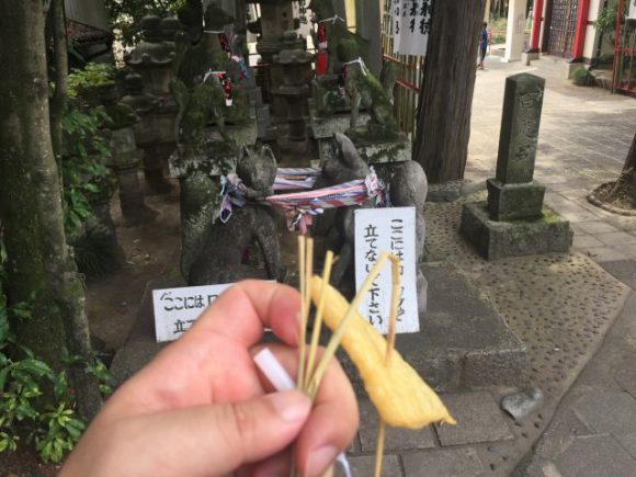 おちょぼ稲荷まで自転車で行ってきました。ご利益がスゴイのか今日も大盛況！